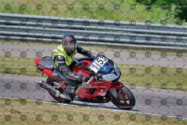 26BT02-0833 | markuskiefer.com - Realisiert mit Pictrs.com