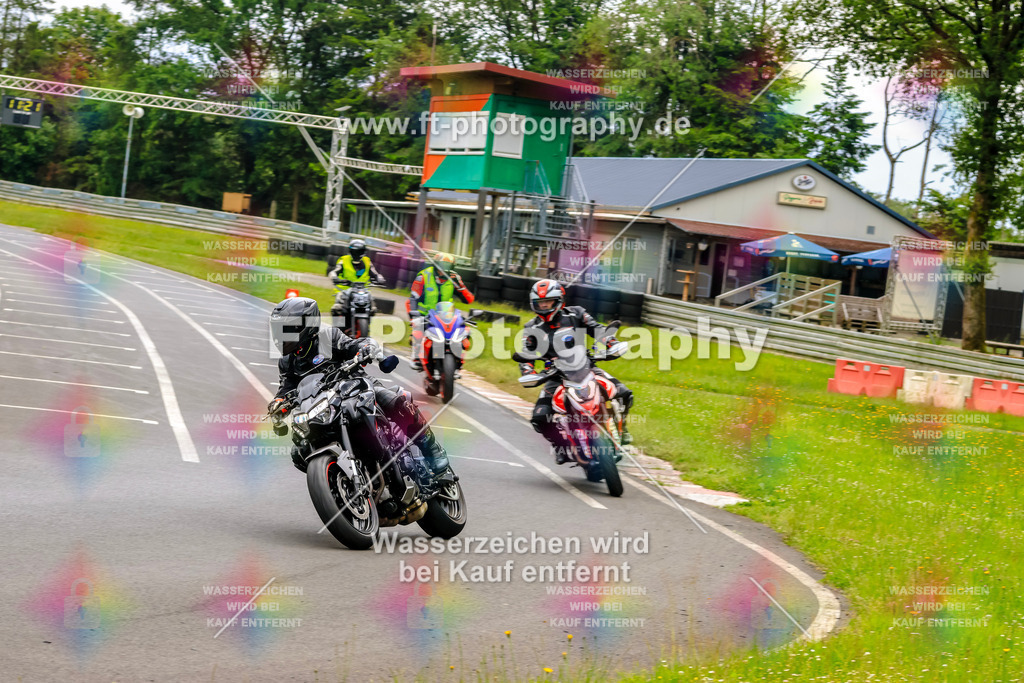 VBK-7868 | Hier findet Ihr Bilder von Touristenfahrten auf der Nürburgring Nordschleife oder von anderen Veranstaltungen die ich besucht habe. Viel Spass beim Durch Schauen 