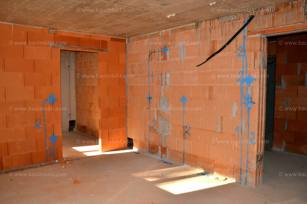 bib-lg17-elektroinstallation-0098 | Nach LV-Leistungsgruppen sortierte Detailfotos über den Bau eines Hauses. Alle Hausbau-Bilder direkt vom Urheber und Autor der Website Haus-Selber-Bauen.com