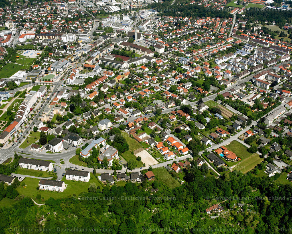 2600317 | BURGHAUSEN 09.06.2006 Stadtansicht des Innenstadtbereiches  in Burghausen im Bundesland Bayern, Deutschland // City view on down town  in Burghausen in the state Bavaria, Germany Foto: Gerhard Launer