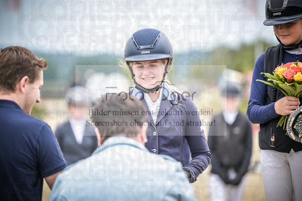 DOS_0052 | Entdecke hochwertige Reitturnierfotos von Foto Oger. Professionell, emotional und authentisch – jetzt Lieblingsmomente im Shop bestellen.Deutschlandweite Turnierfotografie. - Realisiert mit Pictrs.com