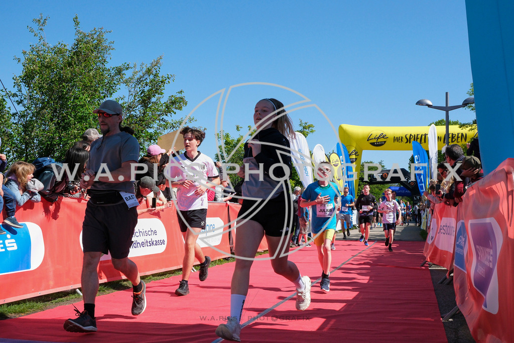 ..... | LINZ,AUSTRIA,27.April 24, Int. 3 Brückenlauf Linz  , Image shows: Photo: WAPICS / Michael ring