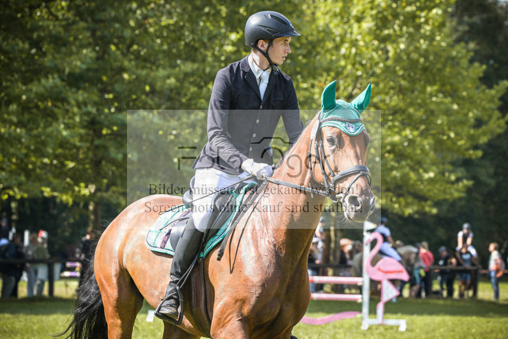 DOS_0729 | Entdecke hochwertige Reitturnierfotos von Foto Oger. Professionell, emotional und authentisch – jetzt Lieblingsmomente im Shop bestellen.Deutschlandweite Turnierfotografie. - Realisiert mit Pictrs.com