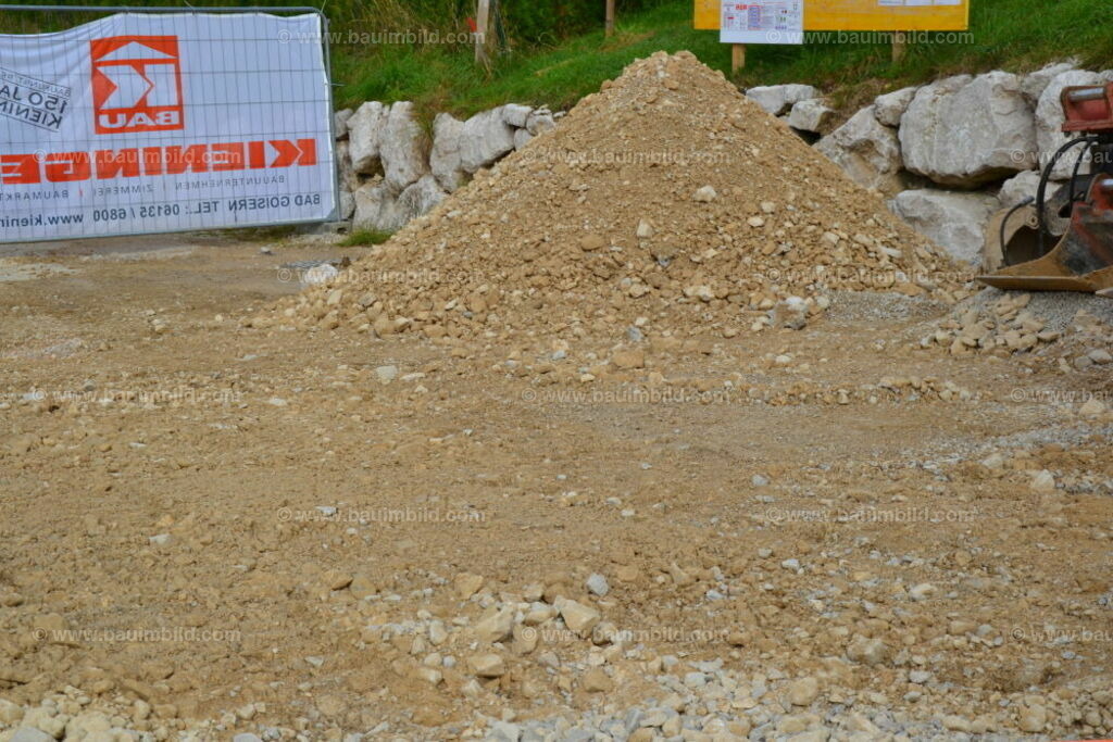 bib-lg02-erdarbeiten-0121 | Nach LV-Leistungsgruppen sortierte Detailfotos über den Bau eines Hauses. Alle Hausbau-Bilder direkt vom Urheber und Autor der Website Haus-Selber-Bauen.com