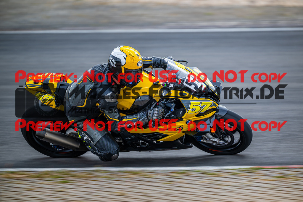 MaZZes_FotoMatrix_230719_2319 | WEISS