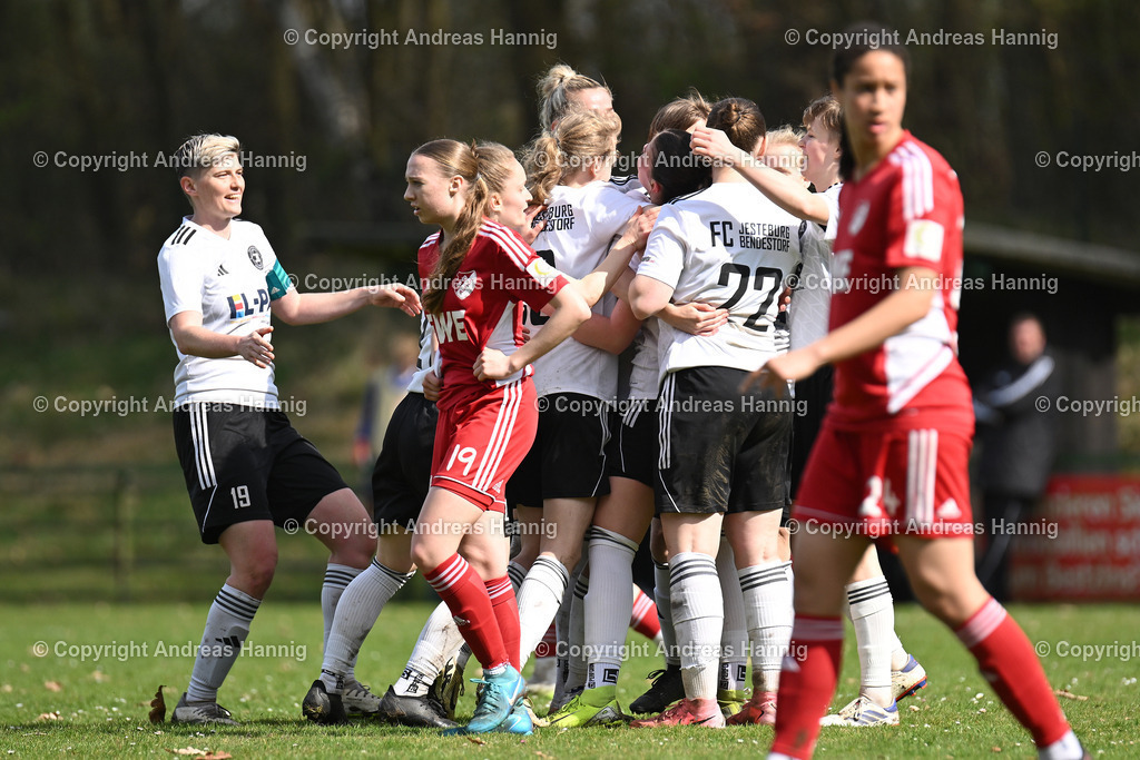 Fußball I Frauen I Saison 2024-25 I Oberliga I FC Jesteburg-Bendestorf - SpVg Aurich Frauen I 13.4.2025 | a-hannig - Realisiert mit Pictrs.com