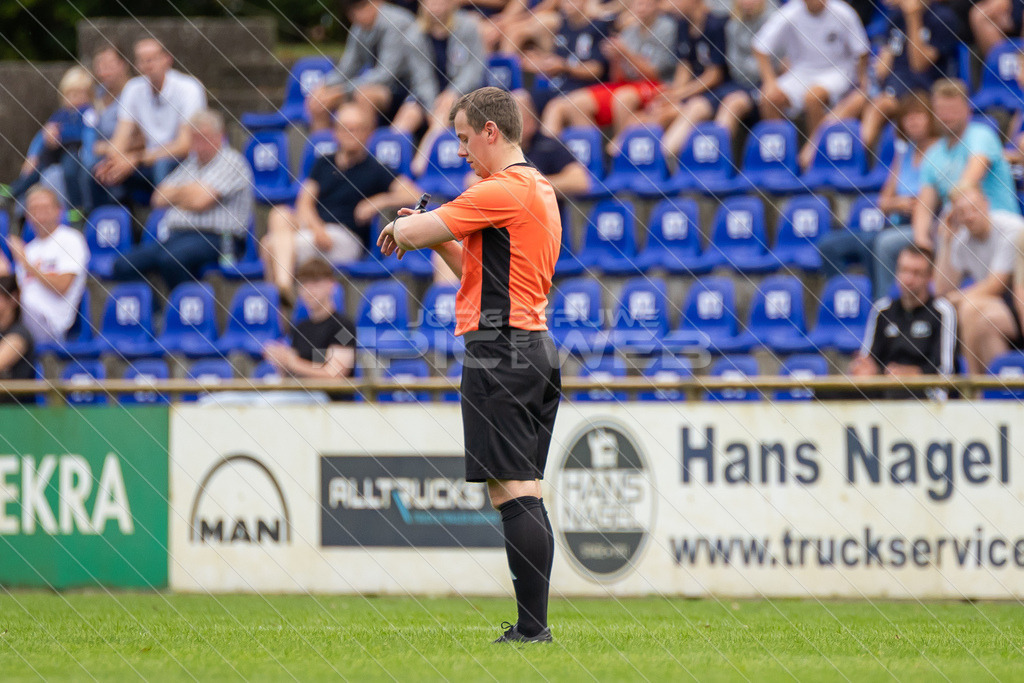 20250920_Picselweb-Fotografie_1R3_2043 | JFV D/A &amp; Stade - VfB Oldenburg0:1 VfB no70:2 VfB no70:3 VfB JFV Eigentor0:4 VfB no70:5 VfB no71:5 JFV no3 Jaric Jimenez-Voss2:5 JFV no9 Janko Sylvester3:5 JFV no16 Damian Elias Mihro Burekovic - Realisiert mit Pictrs.com