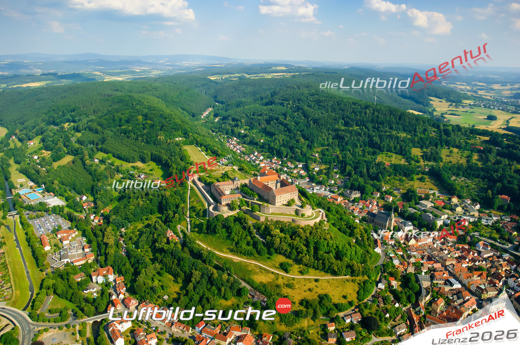 Luftbild von Plassenburg Kulmbach - Luftaufnahme wurde 2008 von https://frankenair.de mittels Flugzeug (keine Drohne) erstellt - die Geschenkidee