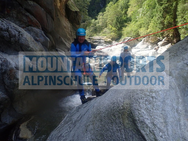 P1010011 | Bestelle die Bilder deines Berg- oder Wasser-Abenteuers mit Mountain Sports bequem von zu Hause aus direkt über unseren Online Fotoshop von pictrs.com. - Realisiert mit Pictrs.com