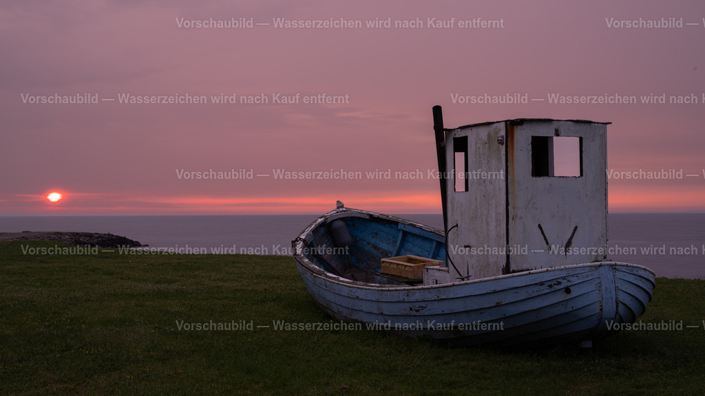 Altes Fischerboot in Jütland | Ein altes Fischerboot bei Sonnenaufgang am Limfjord in Dänemark - Realisiert mit Pictrs.com