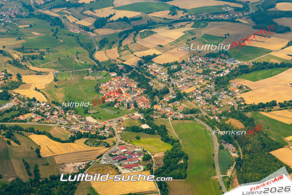 Das Luftbild der Stadt Burgwindheim wurde 2022 vom Flugzeug heraus erstellt (keine Drohnen-Aufnahmen) Aufnahmehöhe ca.450 Meter- hohe Bildauflösung und Druck-Qualität. Garantiert!