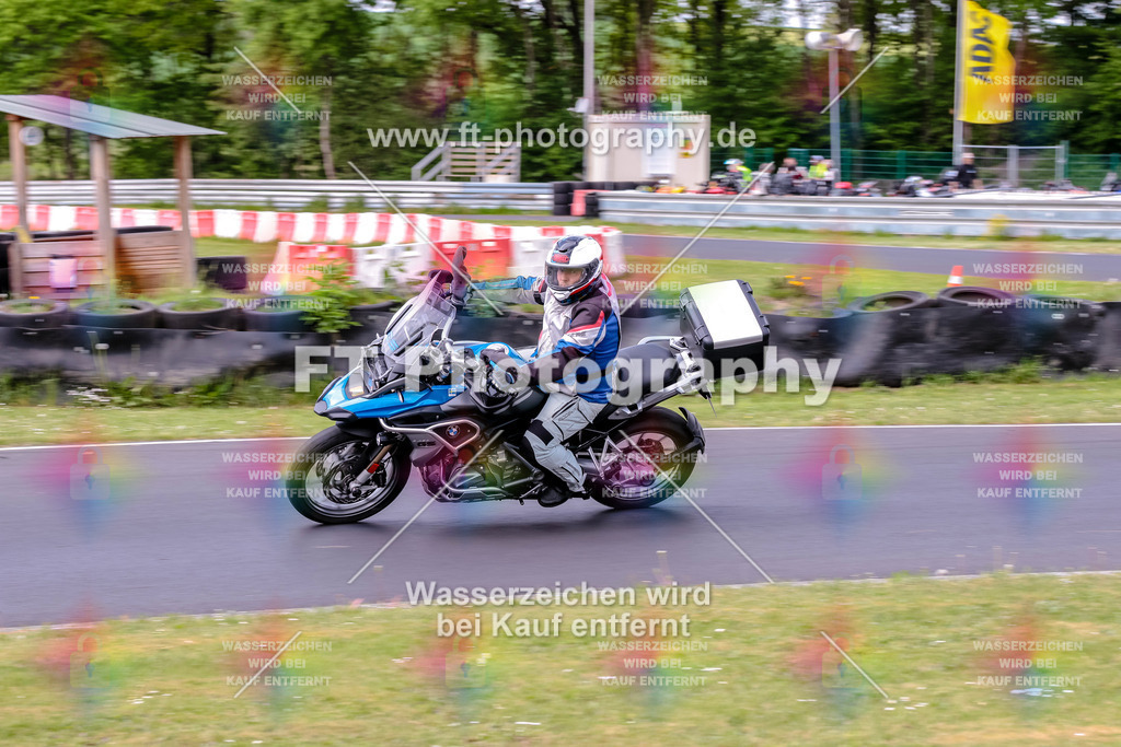 MotoTeamVBK-20927 | Hier findet Ihr Bilder von Touristenfahrten auf der Nürburgring Nordschleife oder von anderen Veranstaltungen die ich besucht habe. Viel Spass beim Durch Schauen 