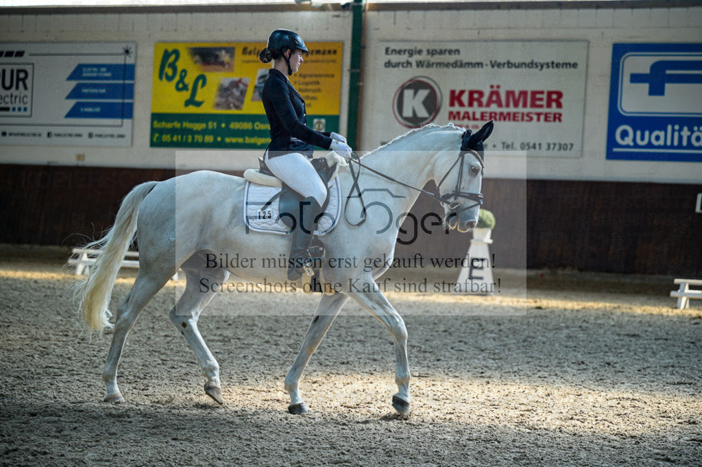 Reitturnier Voxtrup | Entdecke hochwertige Reitturnierfotos von Foto Oger. Professionell, emotional und authentisch – jetzt Lieblingsmomente im Shop bestellen.Deutschlandweite Turnierfotografie. - Realisiert mit Pictrs.com