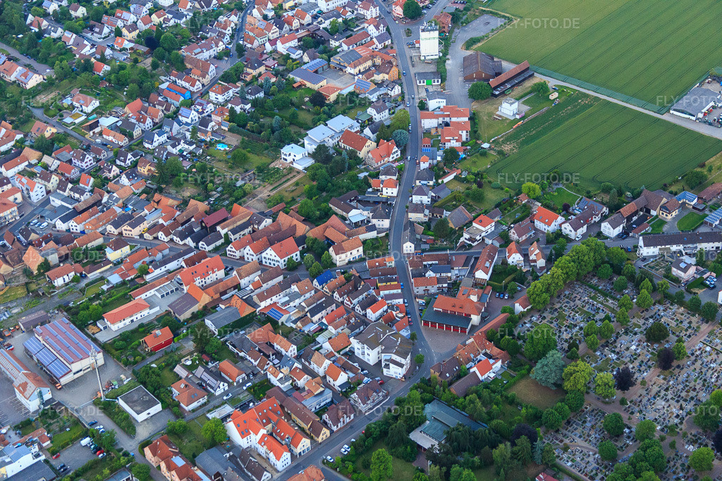 Luftbild: Eisenbahnstr in Herxheim bei Landau im Bundesland Rheinland-Pfalz in Deutschland. Foto: IMG_080412.jpg vom 05.06.2015 durch Werner Riehm/FLY-FOTO.de
