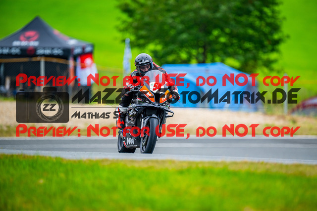 MaZZes_FotoMatrix_240726_6007705_1658 | STK