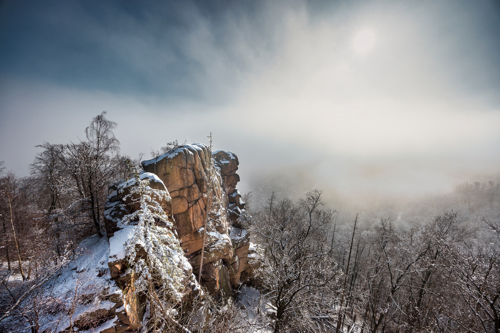 Rabenklippe im Winter | Wir machen aus Ihren Bildern Erinnerungen für die Ewigkeit | Hochwertige Fotografien für Ihr zu Hause. - Realisiert mit Pictrs.com