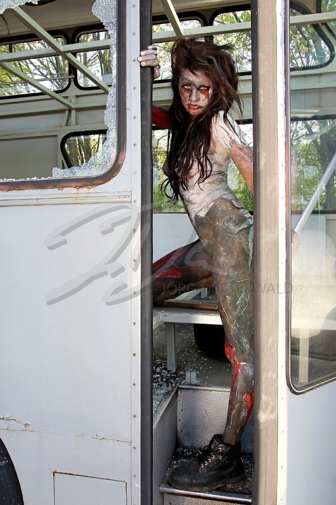 Bodypainting-ENDZEIT_1943b | #004 | Modell: Ilka | Foto: Tschiponnique Skupin - Realisiert mit Pictrs.com