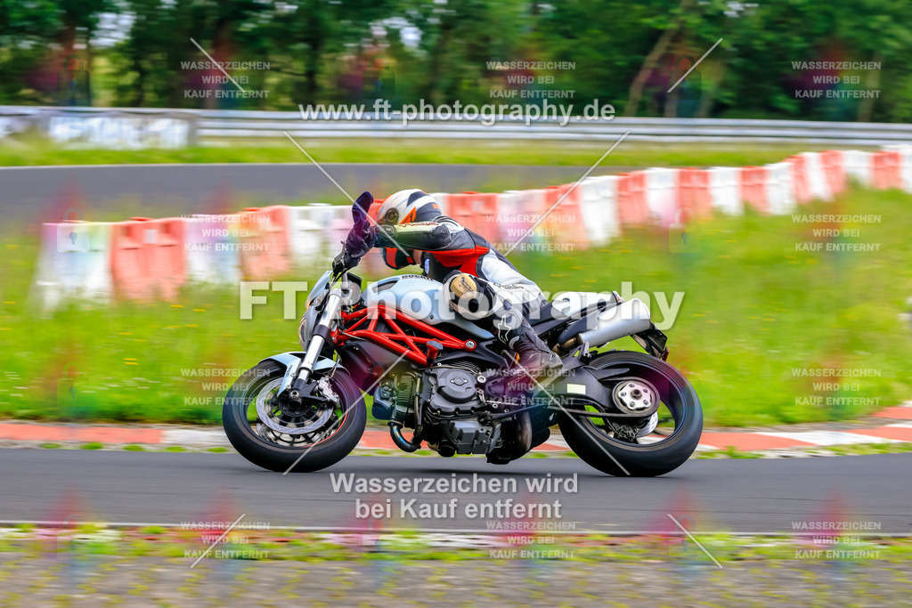 VBK-7704 | Hier findet Ihr Bilder von Touristenfahrten auf der Nürburgring Nordschleife oder von anderen Veranstaltungen die ich besucht habe. Viel Spass beim Durch Schauen 