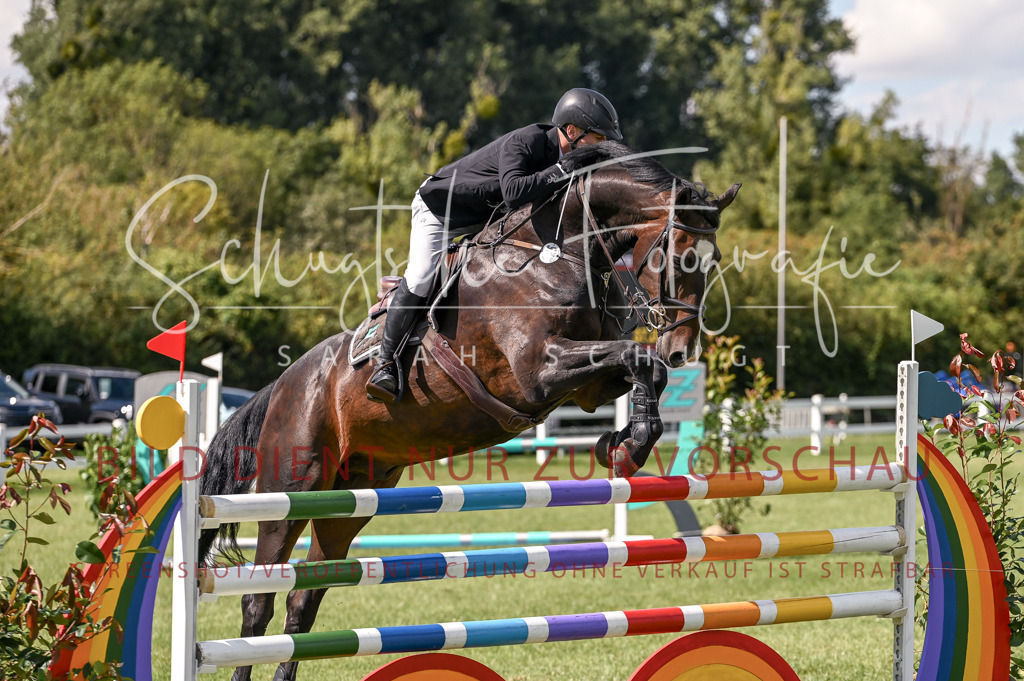 Schugtsche-Düren.2024-09.Springprf.L-152 | Schugtsche Fotografie - Realisiert mit Pictrs.com