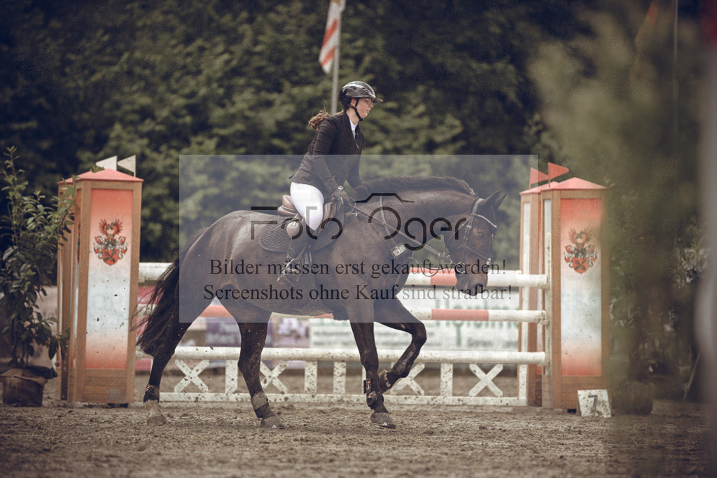 20240530-DOS_2453 | Entdecke hochwertige Reitturnierfotos von Foto Oger. Professionell, emotional und authentisch – jetzt Lieblingsmomente im Shop bestellen.Deutschlandweite Turnierfotografie. - Realisiert mit Pictrs.com