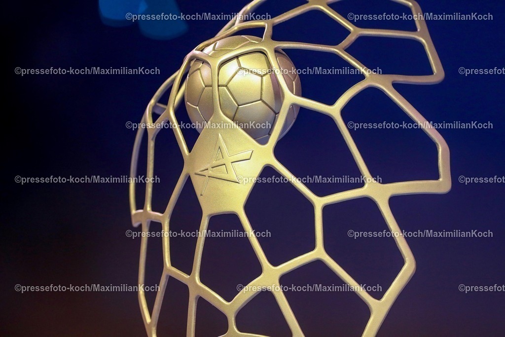 KoeEHF15062502107 | 15.06.2025, Handball, Finale TruckScout24 EHF FINAL4, LANXESS arena Köln, Füchse Berlin - SC Magdeburg: SC Magdeburg ist Champions League Sieger - Pokal Ehrenpreis Detail Feature Nahaufnahme Detailfoto Championsleaguepokal