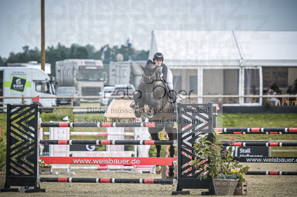 DOS_1098 | Entdecke hochwertige Reitturnierfotos von Foto Oger. Professionell, emotional und authentisch – jetzt Lieblingsmomente im Shop bestellen.Deutschlandweite Turnierfotografie. - Realisiert mit Pictrs.com