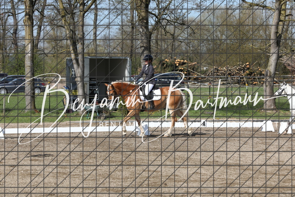 AZ2A3100 | Benjamin Bartmann Photomoments