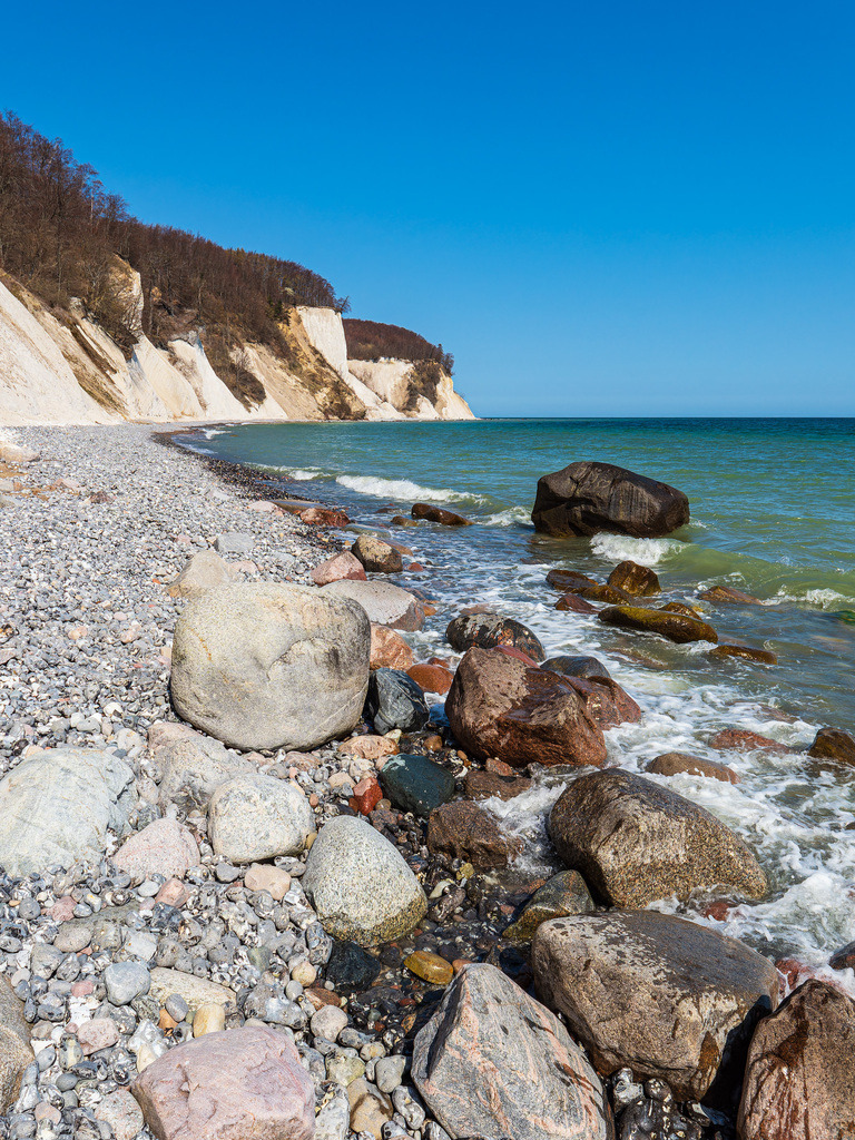 Kreidefelsen an der Küste der Ostsee auf der Insel Rügen | Kreidefelsen an der Küste der Ostsee auf der Insel Rügen.