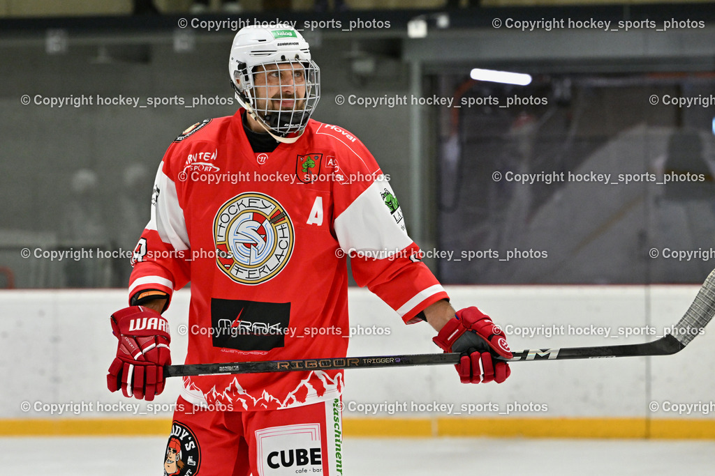 ESV Ferlach vs. UECR Eisbären Huben | #58 Florian Matthias ESV Ferlach, ESV Ferlach vs. UECR Eisbären Huben, ESV Ferlach vs. UECR Eisbären Huben am 31.10.2025 in Ferlach (HTC Eishalle Ferlach), Austria, (Photo by Bernd Stefan)