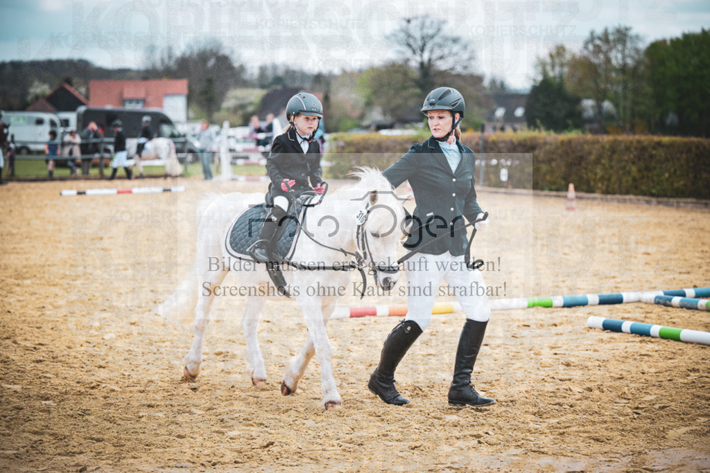 DOS_8716 | Entdecke hochwertige Reitturnierfotos von Foto Oger. Professionell, emotional und authentisch – jetzt Lieblingsmomente im Shop bestellen.Deutschlandweite Turnierfotografie. - Realisiert mit Pictrs.com