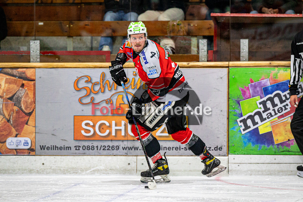 TSV Peißenberg Miners vs ESC Kempten SHARKS | Eishockey Bayernliga Vorbereitung 2024/2025, TSV Peißenberg Miners vs ESC Kempten SHARKS, 20241004,Maximilian MALZATZKI (Miners 67) in Aktion, Freisteller,2024-10-04 in Peißenberg (Eisstadion)Maximilian MALZATZKI (Miners 67)Copyright: WolfgangxLindner