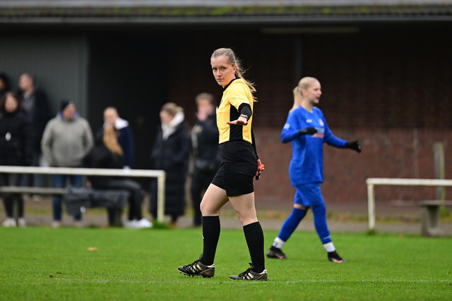 Fußball I Juniorinnen I Saison 2025-2026 I Niedersachsenpokal I Viertelfinale I JFV A-O-B-H-H - FC Rosengarten I 32426 | Der Sportfotograf. - Realisiert mit Pictrs.com