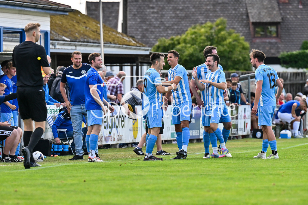 BC Aichach - SC Griesbeckerzell | Jubel nach 1-0 Aichach 9 / Markus WEHREN