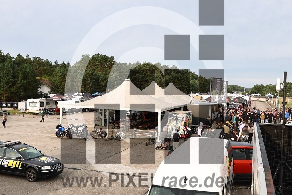 social-20250913_10044 | Schöne Erinnerungen an spannende Momente - das festzuhalten ist unser Job. PIXELrace.de ist seit 2003 auf den Rennstrecken Europas unterwegs um die Action draußen beim Fahren und die wunderbare Stimmung imm Fahrerlager für euch einzufangen.