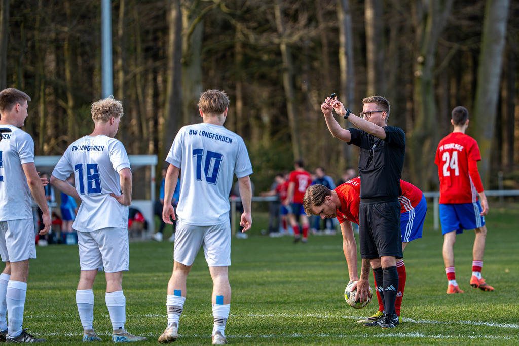 Fußball I Herren I Saison 2025-2026 I Halbfinale Kreispokal VEC I  BW Langförden - TV Dinklage II I 19462 | jns.sportfotos - Realisiert mit Pictrs.com