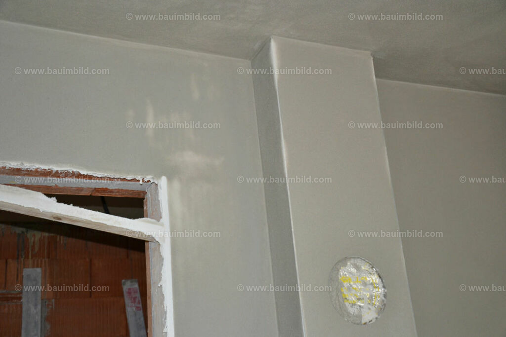 bib-lg18-putzarbeiten-0099 | Nach LV-Leistungsgruppen sortierte Detailfotos über den Bau eines Hauses. Alle Hausbau-Bilder direkt vom Urheber und Autor der Website Haus-Selber-Bauen.com