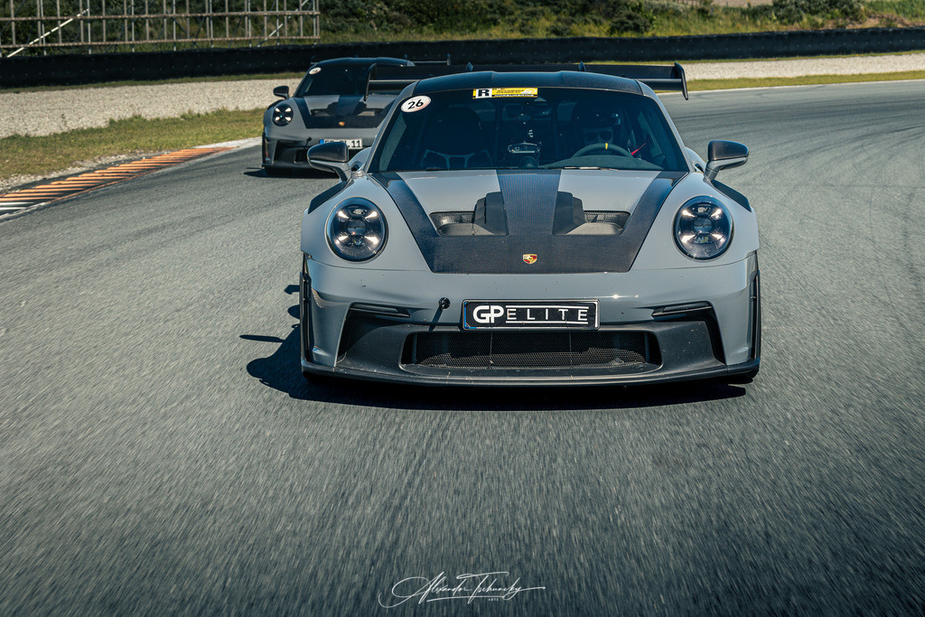 R6AT6450 _Alexander Tschuncky | Entdecken Sie die faszinierende Welt von Alexander Tschuncky Arts: Kreative Fotografie, atemberaubende Automobilkunst und hochwertiger Bilderdruck. Lassen Sie sich inspirieren! - Realisiert mit Pictrs.com