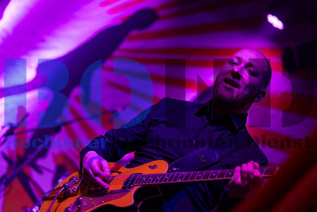 SES_GBAZEC20241227-80 | bond - Realisiert mit Pictrs.com