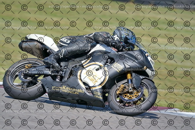 26BT02-0669 | markuskiefer.com - Realisiert mit Pictrs.com