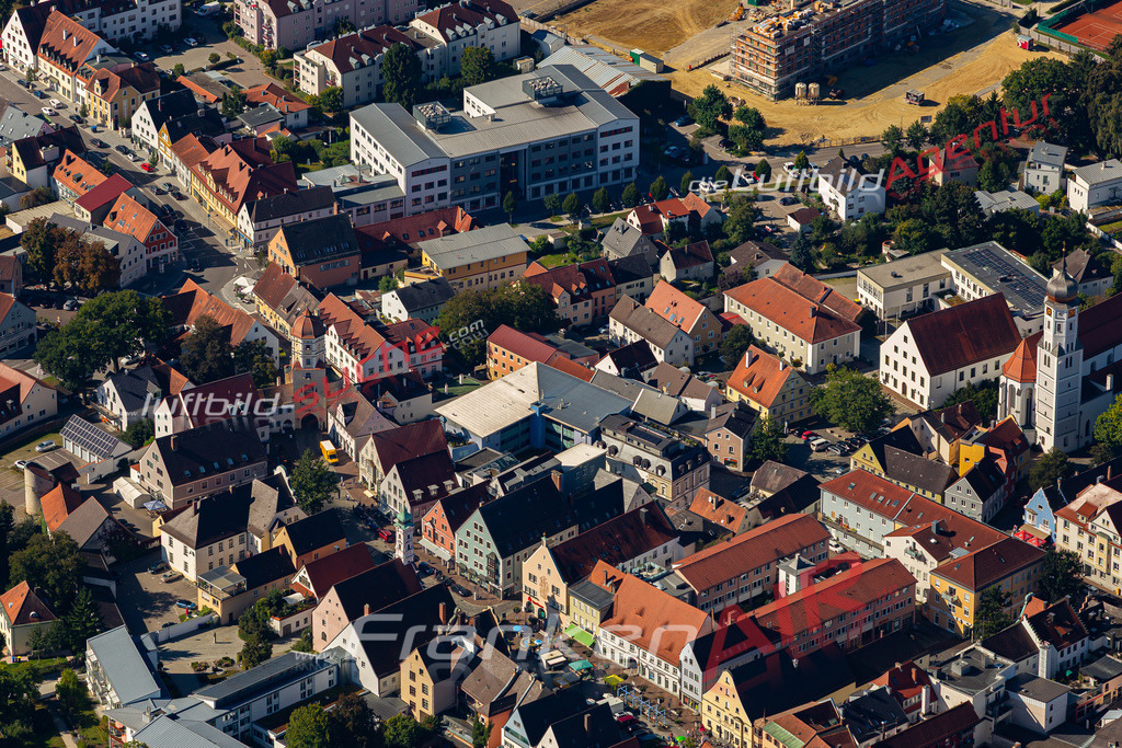 Aktuelles Luftbild von  Aichach Kauf mit Lizenz / Bildrechten möglich- Die Luftaufnahme wurde 2021 mittels UL-Flugzeug erstellt ( keine Drohne ) - hochauflösende Kamera-Systeme von  Canon -Beste Qualität - Für grossformatige Ausdrucke geeignet. Die Geschenkidee !