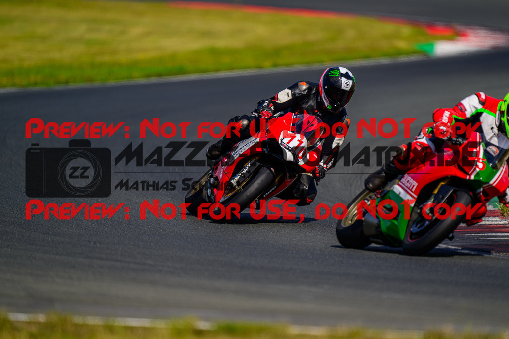 MaZZes_FotoMatrix_240725_6007705_9967 | ROT