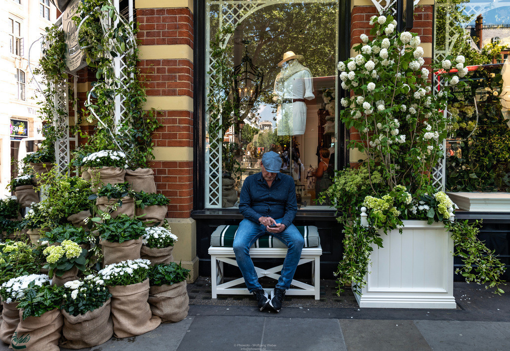London Chelsea Flower Sloane Square | G-VBJNHHY5Q4 #phowoto #wolfgang #weber #Hamburg #germany #photography #sell #picturestobuy #buy #pictures #sell #sport #travel #architecture #city #street #makro  - Realisiert mit Pictrs.com