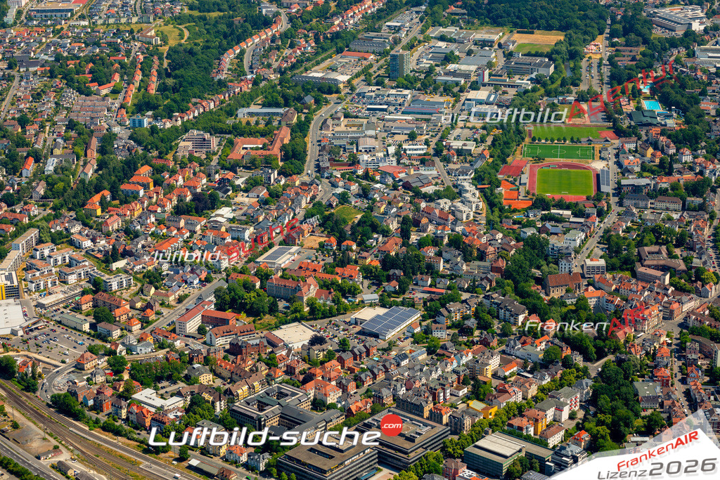 Das Luftbild zeigt :  Coburg - Die Luftaufnahme wurde 2023 vom UL-Flugzeug aus erstellt ( keine Drohne ) - Hochauflösende Luftaufnahme - Für grossformatige Ausdrucke geeignet. Die Geschenkidee !Mit Lizenz und Bildrechte bestellbar