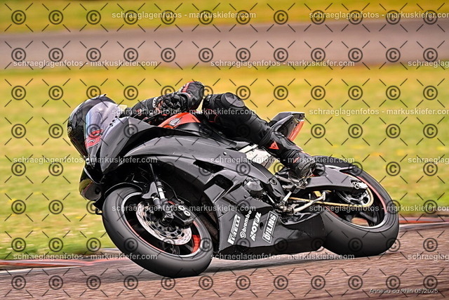 25bt02-0211 | markuskiefer.com - Realisiert mit Pictrs.com