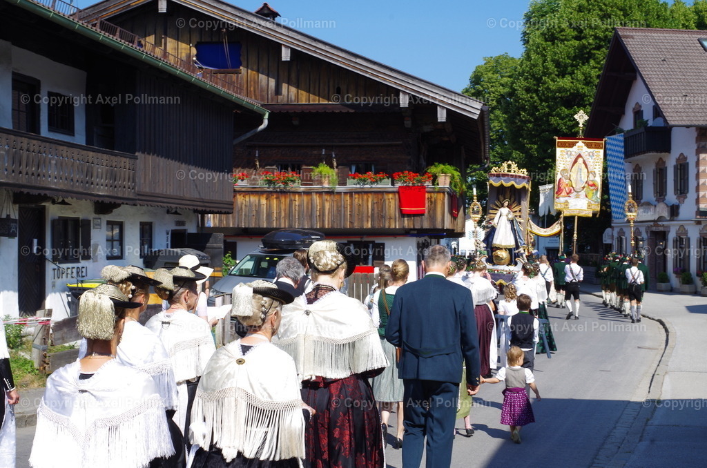 IMGP3862 | fotografiert von Axel PollmannLeonhardi Wallfahrt Benediktbeuern und Murnau, Fronleichnam, Fasching, Landschaft im Loisachtal und Benediktbeuern  - Realisiert mit Pictrs.com