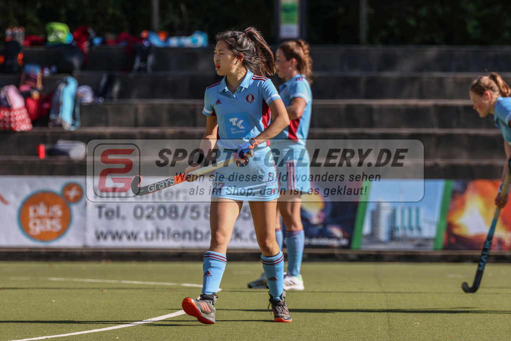 MJ_2022-10-08_Damen_HTCU-UHC-55 | Yani Zhong (UHC Hamburg #27), Uhlenhorst Mülheim - UHC Hamburg am 8.10.2022 im Waldstadion, Mülheim a. d. Ruhr