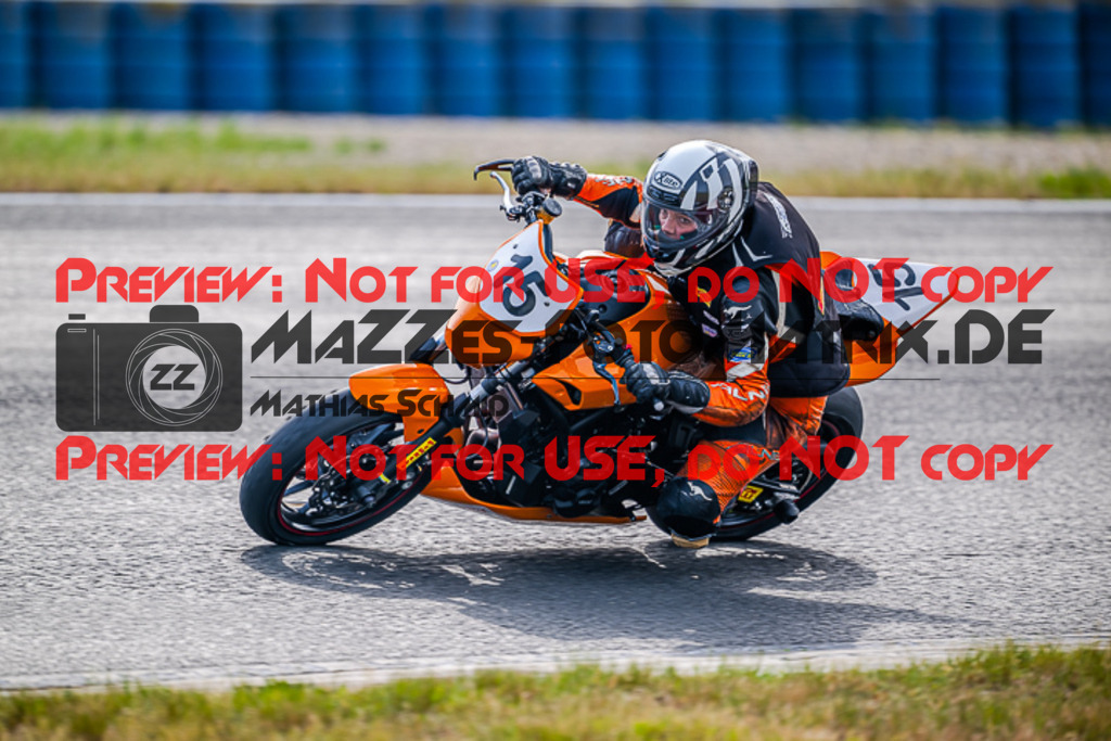 MaZZes_FotoMatrix_220520_1124 | Fotograf Mathias Schmid
Sportfotograf,
Eventfotograf,
Hochzeitsfotograf,
Portraitfotograf