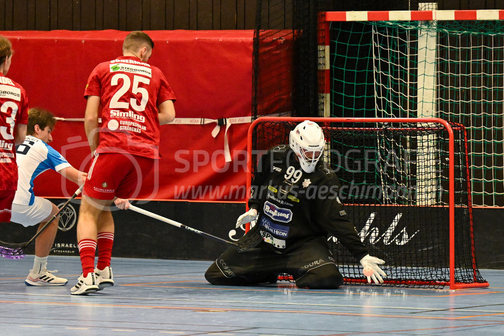 Strängnäs IBK vs FBC Kalmarsund Ungdom - 6. =January= 2024 | Strängnäs IBK vs FBC Kalmarsund Ungdom
Thomas Arena, Strängnäs
Big save by Oskar-Viking Tjärnberg (#99 Strängnäs IBK).
Bild: Sportfotografie Markus Aeschimann | www.markus-aeschimann.ch - Realisiert mit Pictrs.com