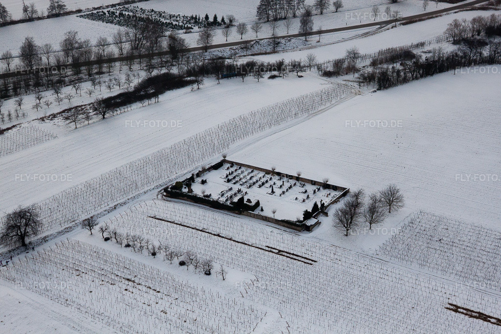 Luftbild: Friedhof im Schnee im Ortsteil Kleinsteinfeld in Niederotterbach im Bundesland Rheinland-Pfalz in Deutschland. Foto: IMG_23651.jpg vom 16.01.2010 durch Werner Riehm/FLY-FOTO.de