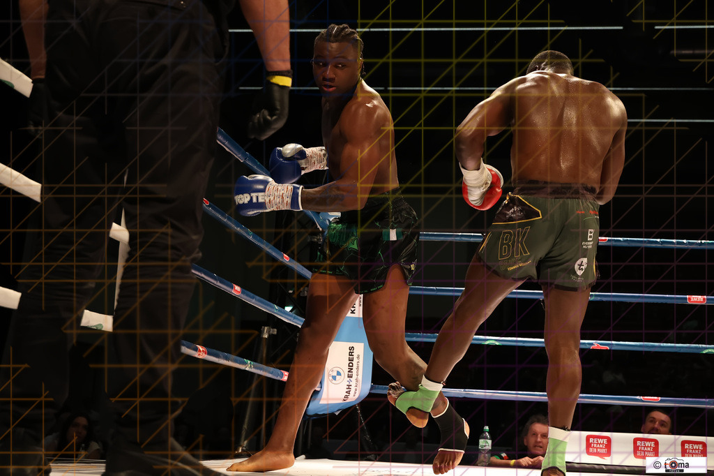 Finale Akingbade vs Kombou 25.04.2026 tomafocus Tb00129 | professionelle Sport- und Eventfotografie von Tomafocus – dynamische Bilder, emotionale Momente und hochwertige Aufnahmen für jeden Anlass. - Realisiert mit Pictrs.com